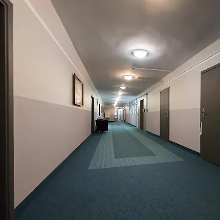 Centrum Rekreacji I Rehabilitacji Jubilat Sp.zo.o Ośrodek wypoczynkowy *